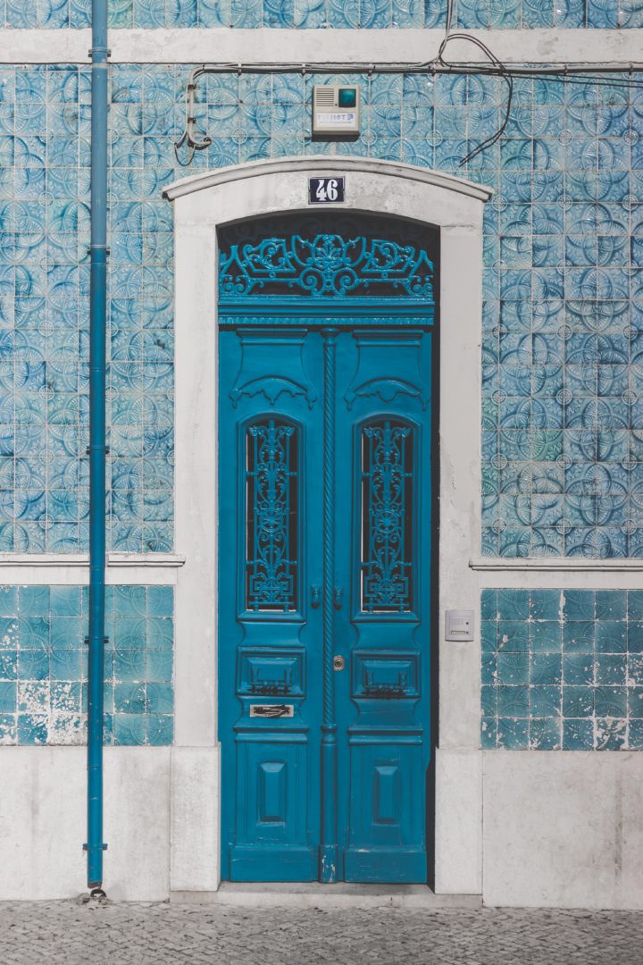 blue door in portugal